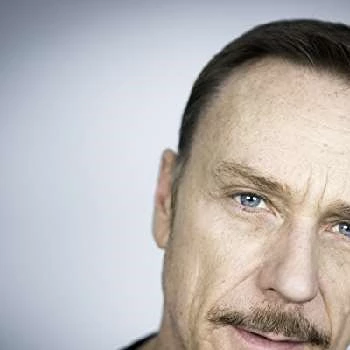 Ben Daniels Biography