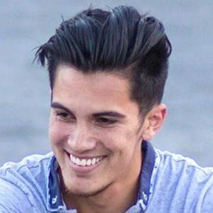 Aaron Benitez Biography