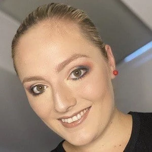 Sasha Bennington Biography