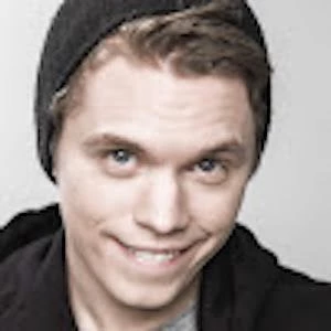 Roomie Biography