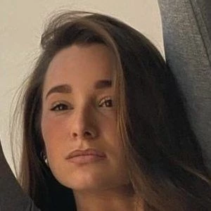 Danielle Bernstein Biography