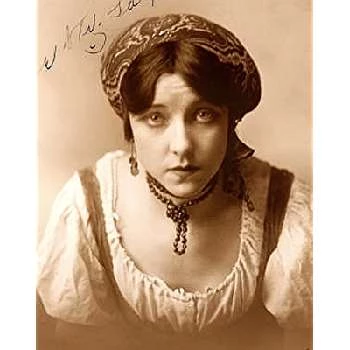 Bertee Beaumont - Age, Bio, Birthdate, Family, Networth & More