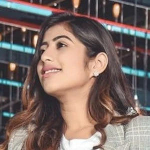 Simran Bhatia - Birthplace, Bio, Wiki, Birthday, Family, Networth & More