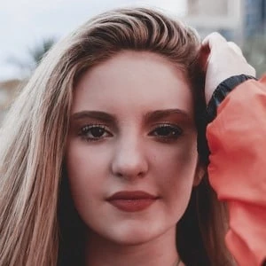 Brooke Blach - Family, Bio, Birthday, Family, Income & More