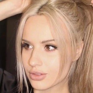 Blair Walnuts - Networth, Biography, Birthdate, Family & More