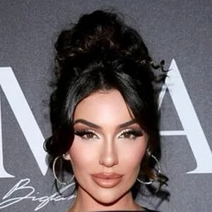 Lauren Blake Biography