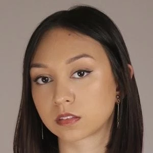 Kiana Bonollo Biography