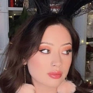 books with chloe - Networth, Bio, Wiki, Family, Birthday, Networth & More