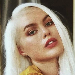 Cali Bourne - Family, Bio, Birthdate,Age, Networth , Wiki& More