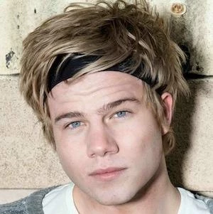 Chris Bourne Biography