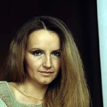 Bozena Stryjkówna - Adderess, Bio, Birthdate, Family, Wiki & More
