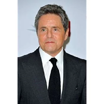 Brad Grey - Height, Bio, Wiki, Family, Birthplace, Networth & More
