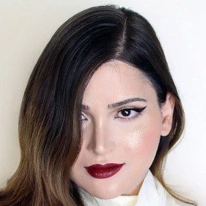 Elle Bradford Biography