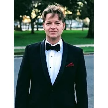 Bradley Glenn - Age, Bio, Birthdate, Family, Networth & More