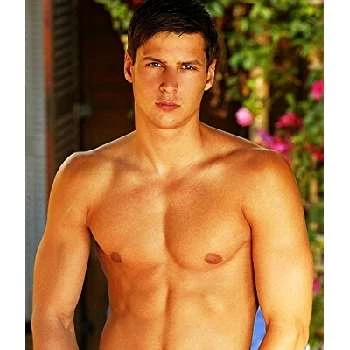 Brandon Manilow - Age, Bio, Birthdate, Family, Networth & More