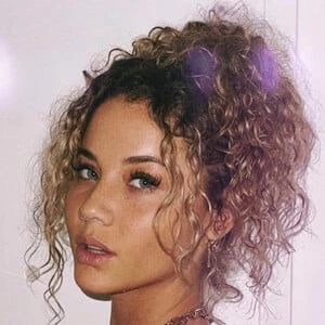 Vaea Brazier - Biography, Birthday, Wiki, Family, Networth & More