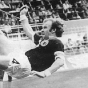 Billy Bremner Biography