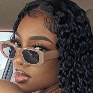 Bronniee - Wiki, Family, Bio, Birthdate, Networth & More