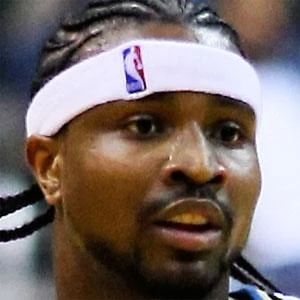 Dee Brown - Income, Birthday, Family, Bio, Networth & More