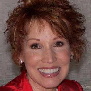 Sandra Brown - Wiki, Bio, Birthdate, Networth, Family & More