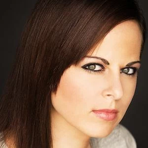 Chloe Bruce Biography