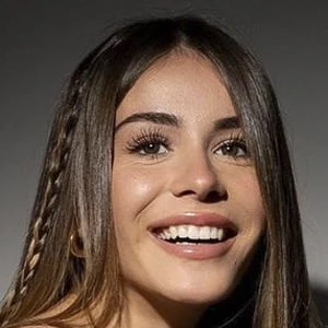 Isabelli Brunelli Biography