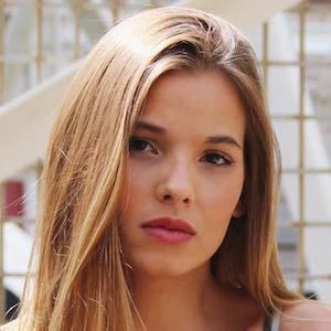 Laura Brunet - Age, Height, Birthdate, Family, Wiki & More