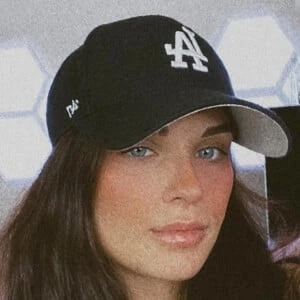 brushedbysophh - Adderess, Bio, Birthdate, Family, Wiki & More