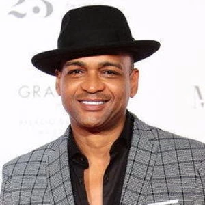 Descemer Bueno - Age, Height, Birthdate, Family, Wiki & More