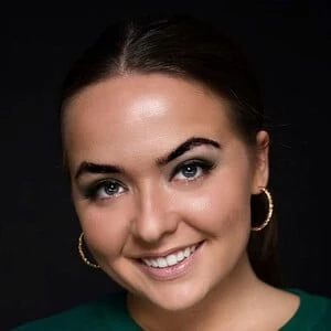 Amanda Buhs - Networth, Biography, Birthdate, Family & More