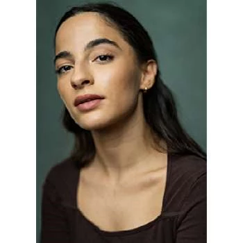 Buket Komur - Age, Bio, Birthdate, Family, Networth & More