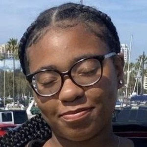 Savannah Burns - Adderess, Bio, Birthdate, Family, Wiki & More