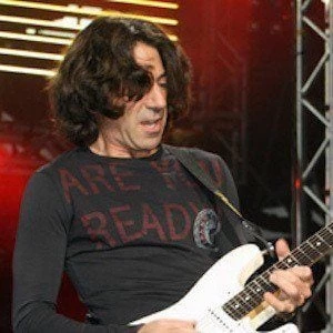 Stef Burns Biography
