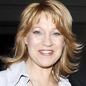 Malandra Burrows - Family, Bio, Birthday, Family, Income & More