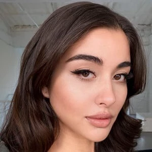 Helena Busch - Birthday, Bio, Wiki, Family, Networth & More