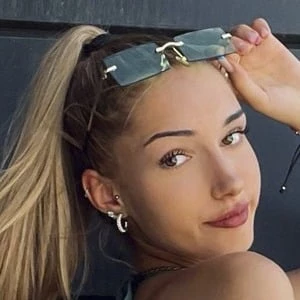 Celia Reina - Wiki, Family, Bio, Birthdate, Networth & More