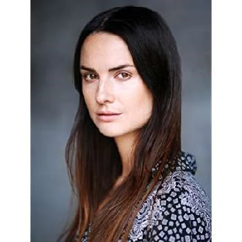 Caitlin Scott - Age, Bio, Birthdate, Family, Networth & More