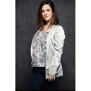 Caitlin Skinner - Age, Bio, Birthdate, Family, Networth & More