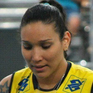 Tandara Caixeta Biography