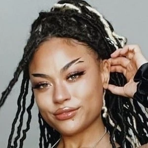 Kristen Calfee - Biography, Birthday, Family, Wki, Networth & More