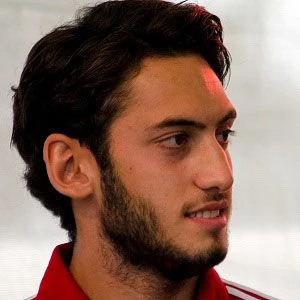Hakan Calhanoglu - Age, Bio, Career, Family, Wiki, Networth & More