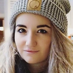 Jodie Calussi - Wiki, Bio, Birthdate, Networth, Family & More