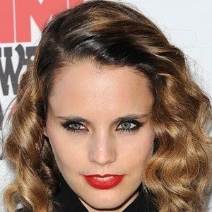 Anna Calvi - Age, WIki, Birthday, Family, Networth & More