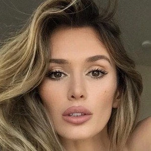 Tika Camaj Biography