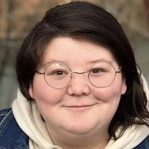 Caitlin Campbell Biography
