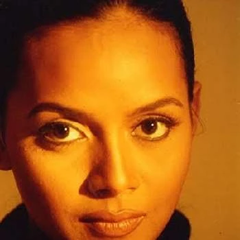 Candida Fernandes - Age, Bio, Birthdate, Family, Networth & More