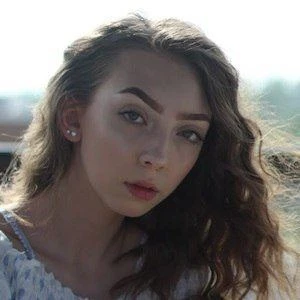 Anna Cantu - Adderess, Bio, Birthdate, Family, Wiki & More