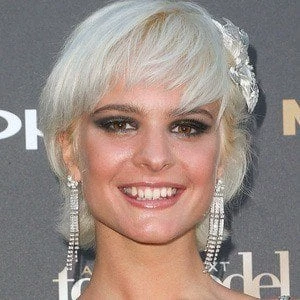 Ava Capra - Birthplace, Bio, Wiki, Birthday, Family, Networth & More