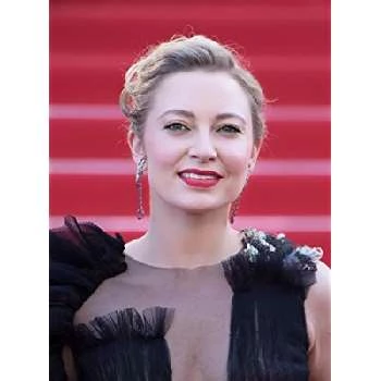 Carla Mooney - Age, WIki, Birthday, Family, Networth & More