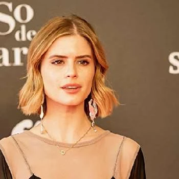 Carlson Young - Height, Bio, Wiki, Family, Birthplace, Networth & More